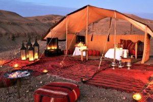 Lire la suite à propos de l’article Marrakech désert Agafay balade en chameau dîner